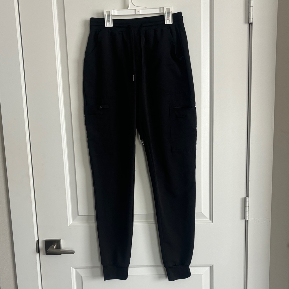 Women’s Black Jogger Scrubs